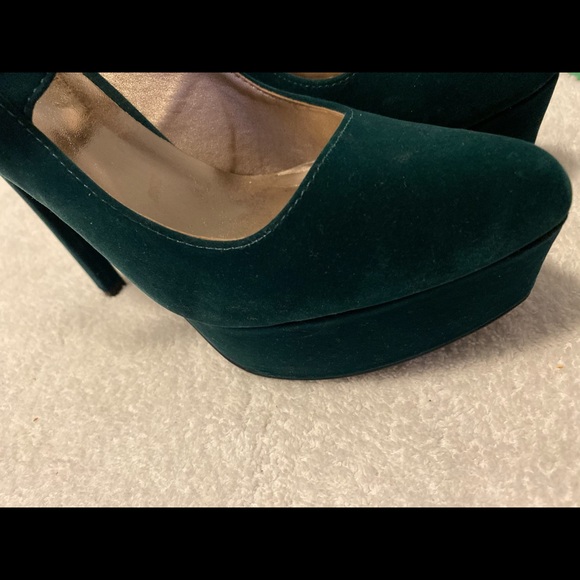 Brand New Gorgeous Heels By QUPID - Box 65 - Picture 3 of 5